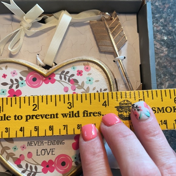 Art a Gram Collectible Display for Grandmothers - Picture 8 of 9